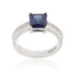 Pearlz Ocean Blue & White CZ Ring for Women – 7mm Princess Cut Tanzanite CZ with White CZ Accents – 925 Sterling Silver Elegant Gift Jewelry